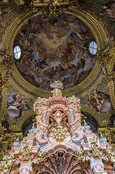 Granada 276 - La Cartuja - presbiterio.jpg